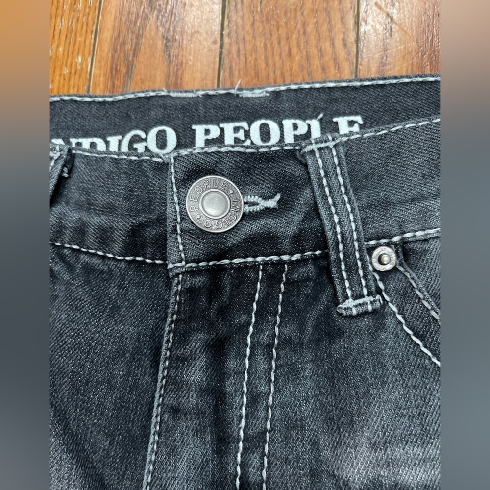 Classic Black Straight Leg Jeans for Women - Picture 13 of 16